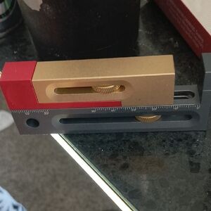 Adjustable Multi-Color Metal Layout Tool - Gold & Red